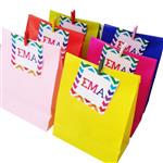 Kit de bolsitas de colores, tarjetitas y mini broches 10u Producto Pers.