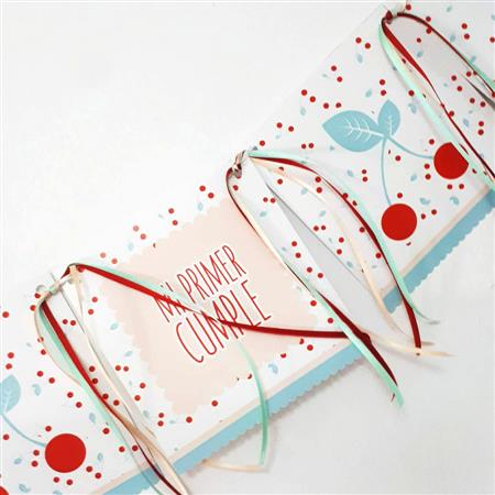 Banderín cerezas rectangulos con cintas