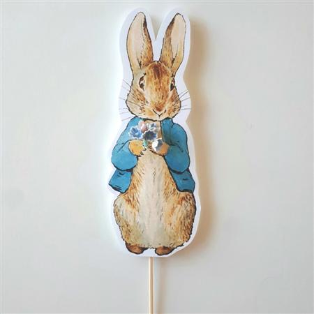 Pinche para torta Peter Rabbit con flores