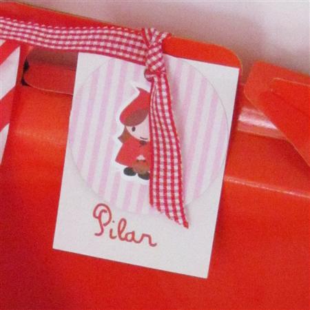 Tarjetitas dobles con cinta Caperucita Roja 16u Pers