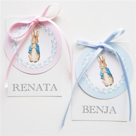 Tarjetitas dobles con cinta Peter Rabbit 16u Pers